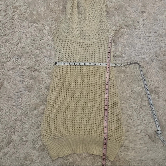 Trina Turk turtle neck knit cotton top vest cream shiny pullover size S - Picture 7 of 9